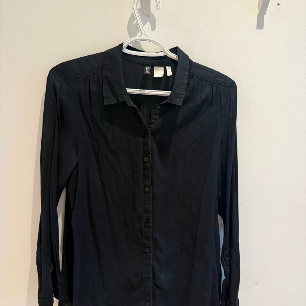 H&M Black Long-Sleeve Button-Down Shirt
